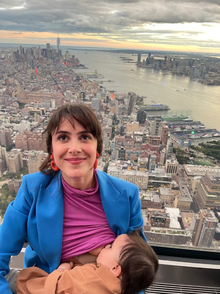 Dá para levar seu bebê para conhecer o The Edge, sem problemas! Nesse momento eu amamentava minha filha enquanto descansava com essa vista perfeita de NY!